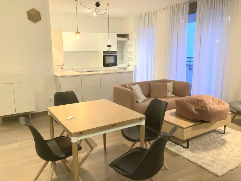 Befristete Vermietung! 3 Zi.-Whg. mit EBK & Aufzug- perfekt zum erstmal ankommen — photo 1